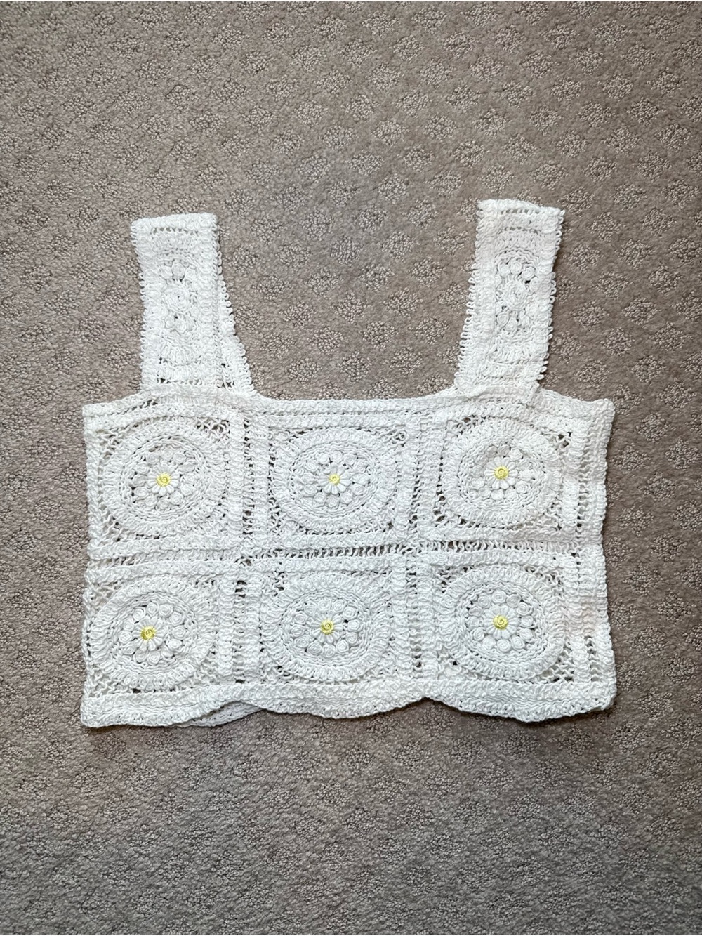 White Crochet Daisy Cropped Tank Top - Small